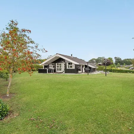 3 Bedroom Lovely In Juelsminde Sonderby (Midtjylland)