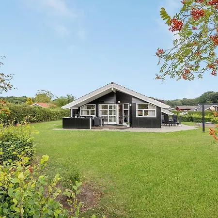 Holiday home Pot Strandby Juelsminde Sa *